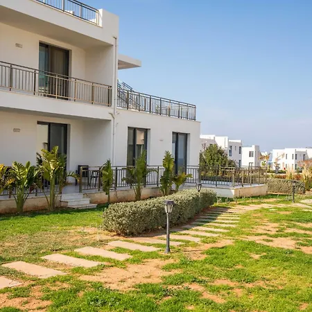 Apartment Charming One Bedroom In The Akanthou