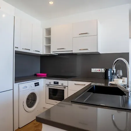 Charming One Bedroom In The Akanthou