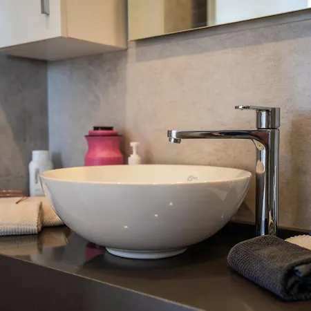 Charming One Bedroom In The Akanthou